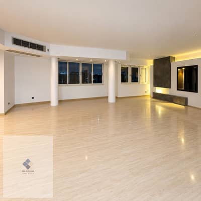 شقة للبيع في الرحاب المرحلة الرابعة بجوار مول جيت واي الرحاب مساحة 305 متر دور رابع 3 غرف نوم و3 حمامات وريسبشن 3 قطع بسعر 16 مليون جنيه