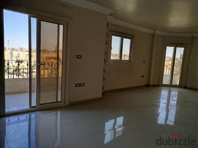 Apartment for rent, empty, four rooms and reception, four pieces, first neighborhood, fourth block, main central street
