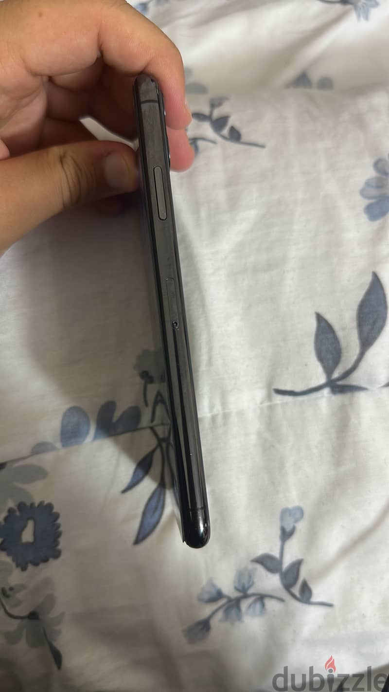 Apple - iPhone 11 Pro Max 3