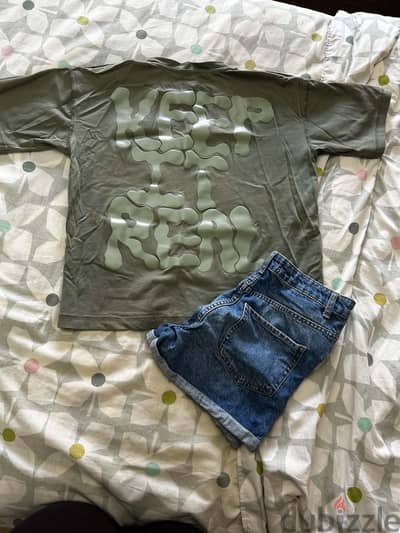 Oversized t-shirt size small