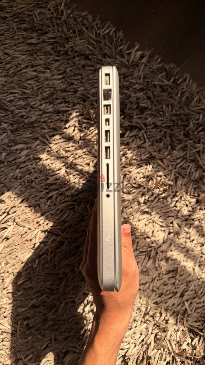 Macbook Pro i5 16GB Ram 1TB 4