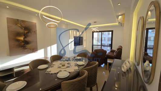 شقة 155م Ultra Modern مفروشة بالكامل | 2 Master Bedrooms | First Use | للأجانب فقط