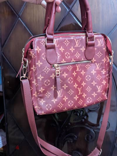 شنطة LV لويس فويتون (Louis Vuitton)
