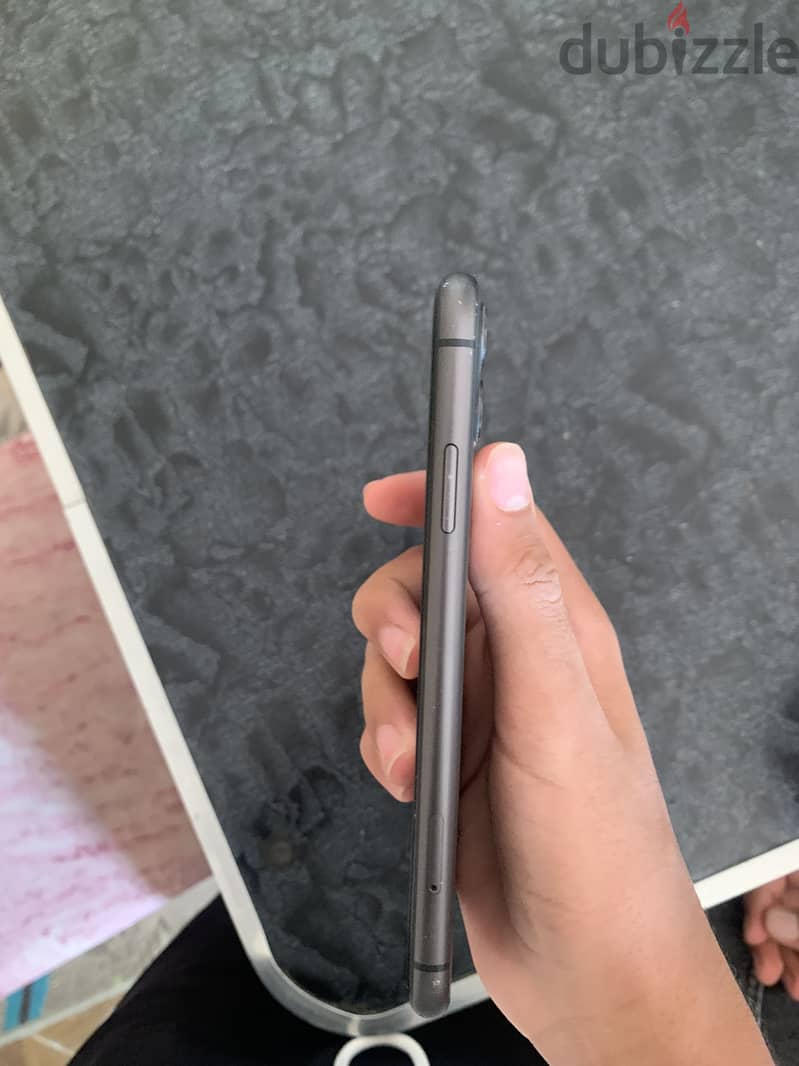 Apple - iPhone 11 3