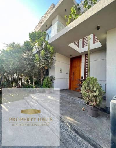 Villa independent for sale in El Patio compound at half its price next to Mivida and Hyde Park and the largest developers