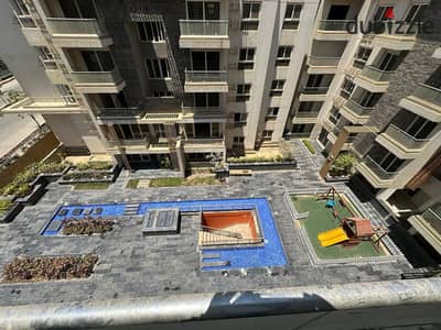 شقة مميزة للإيجار في Mountain View iCity 160 متر 3 غرف نوم وموقع رائع
