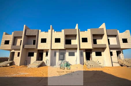 Townhouse in Montania Park Compound, Sheikh Zayed (Dahshur Link Road) – Prime Location.