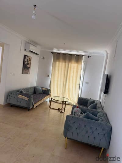  للإيجار مفروش في مدينتي B12