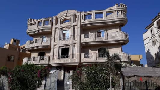للبيع فيلا مميزة  564 م ومسجلة بالشهر العقاري الحي السابع – المجاورة الثانية – أمام سما زايد  في الشيخ زايد