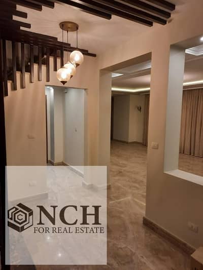 **للإيجار | Duplex مميز بحديقة في Eastown**  فرصة مميزة للإيجار داخل **SODIC Eastown**، واحدة من المشروعات المتميزة في القاهرة الجديدة