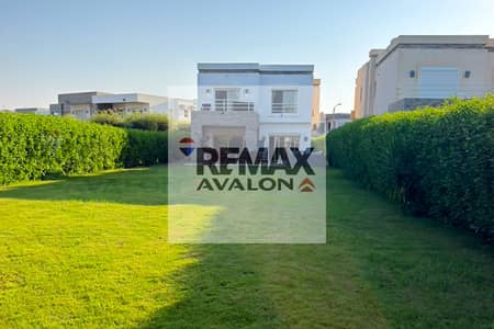 Standalone Villa (675 m²) for Sale – Amwaj, North Coast – First Row (Seafront)