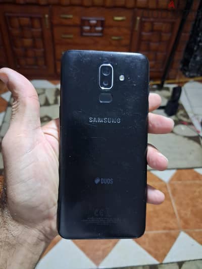 Samsung J8