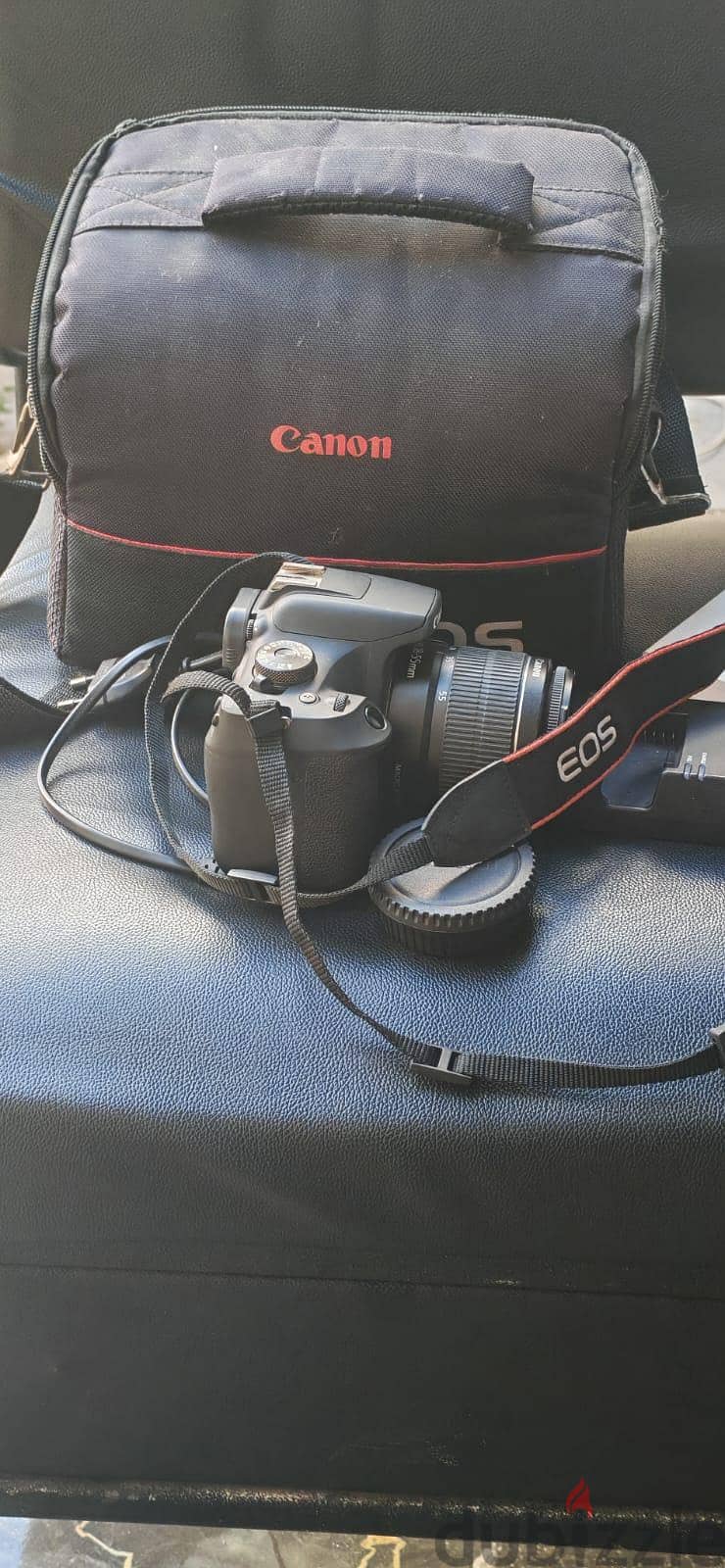 camera canon Eos 2000D 1