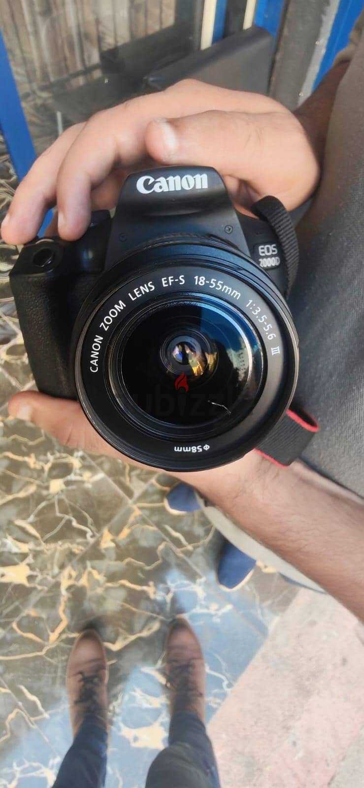 camera canon Eos 2000D 2