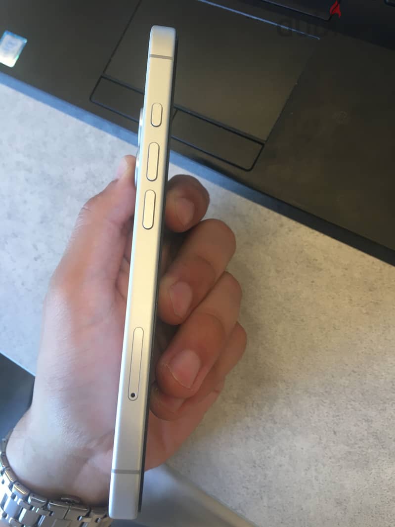 Apple - iPhone 17 2