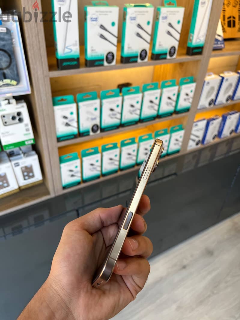 Apple - iPhone 16 Pro Max 2