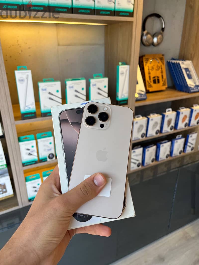 Apple - iPhone 16 Pro Max 3