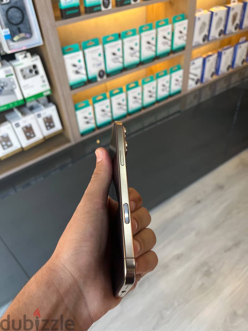 Apple - iPhone 16 Pro Max 1