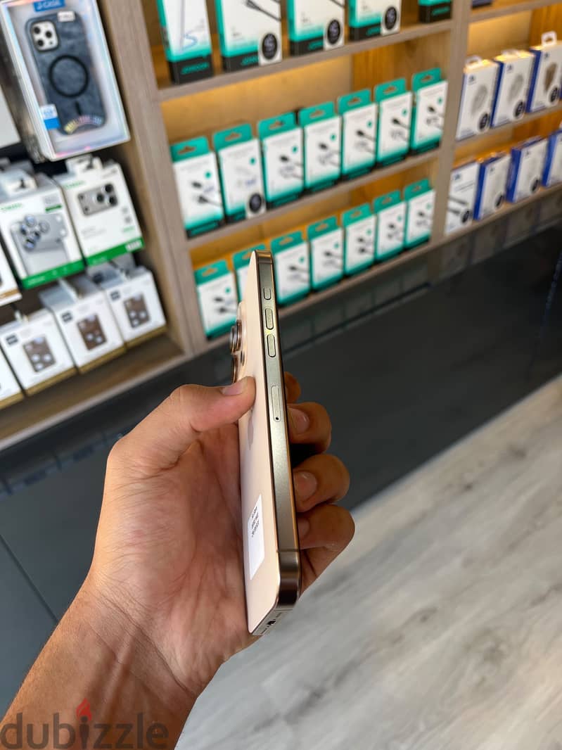 Apple - iPhone 16 Pro Max 2