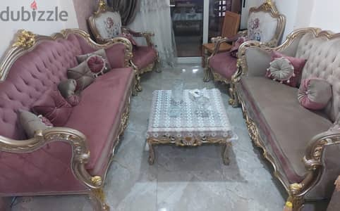 صالون للبيع كنبتين وكرسين كبار وترابيزة رخام