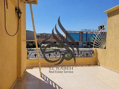 town house middle for sale in Les Rois new cairo Very prime location under market price fully finished