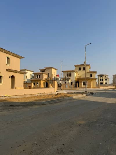 فيلا 425م جاهزة للاستلام للبيع في سيتي جيت ديار القطري التجمع الخامس بموقع مميز جدا City Gate Diar Qatari New Cairo