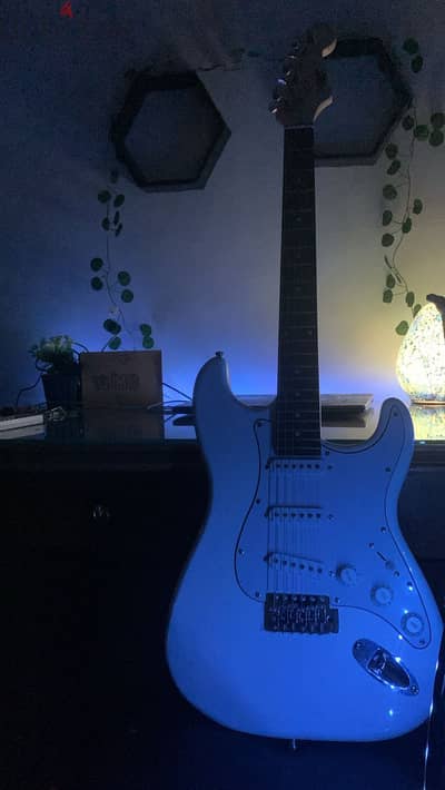 Sqoe electric guitar