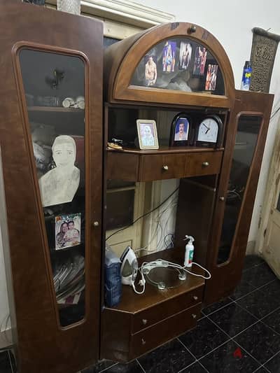 مكتبه