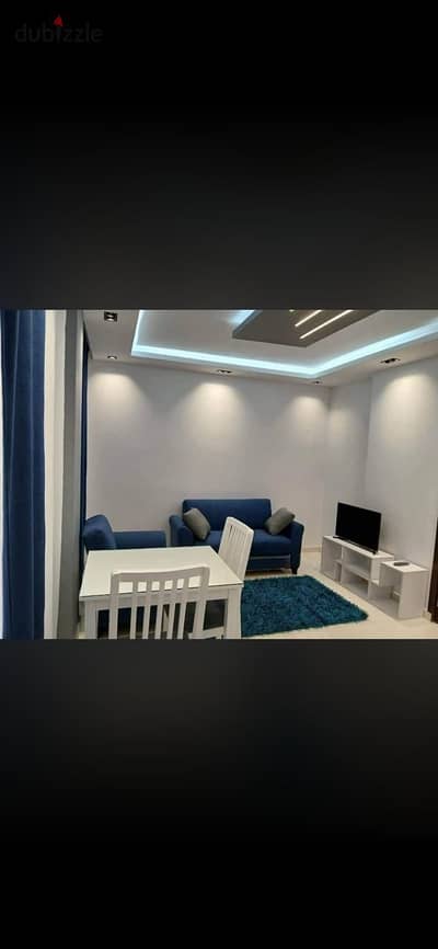 Furnished studio for rent in Zahraa Al-Maadi, Al-Miraj Al-Alawi, with a front view, consisting of a room - reception - kitchen - balcony. Floor 4, there is an elevator. Super finishing.