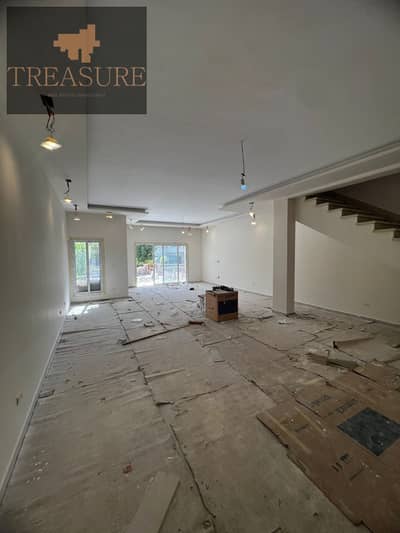 Townhouse with Acs for rent in Mountain View Hyde Park - new cairo