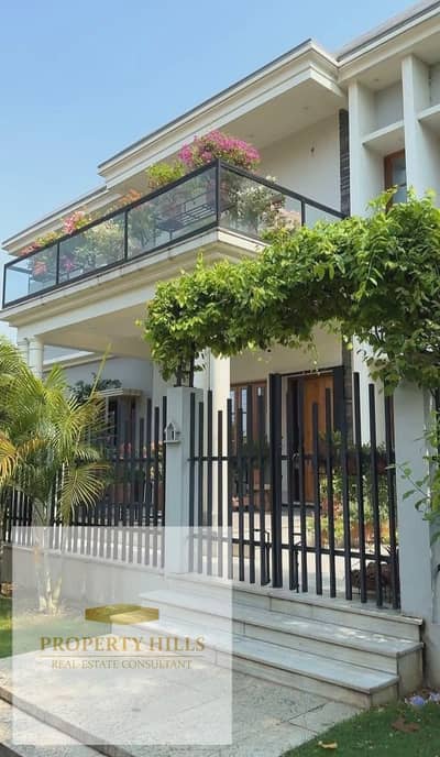 Villa with an open view in Fifth Settlement for sale at the old price.