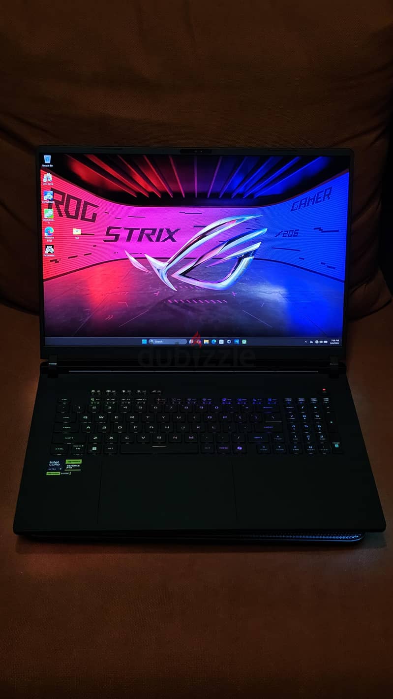 ASUS ROG Strix SCAR 18 5090 1