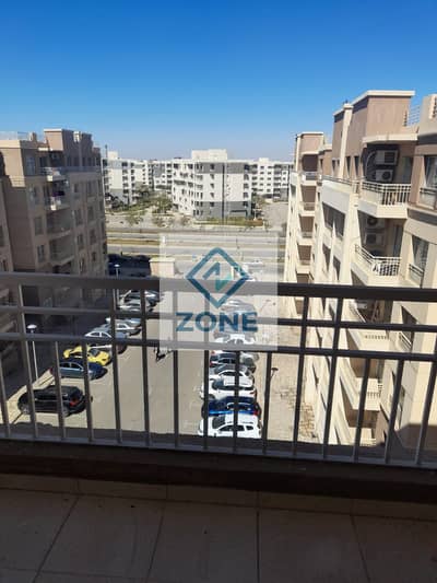Apartment for rent in Madinaty, 133 sq m, open park view, steps from First Season Park, 3 bedrooms, 2 bathrooms. MADINATY B11