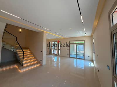 Hot Deal | Corner Townhouse in La Fountain