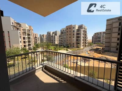 للبيع شقة جاردن وموقع مميز 160 متر + جاردن 106 متر ريسيل بأقل سعر في الماركت ديستركت District 5 التجمع الخامس بالقرب من شارع التسعين وAUC ووادي دجلة