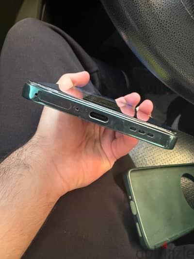 OPPO Reno12 F