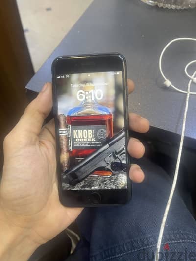 آبل - آيفون 8