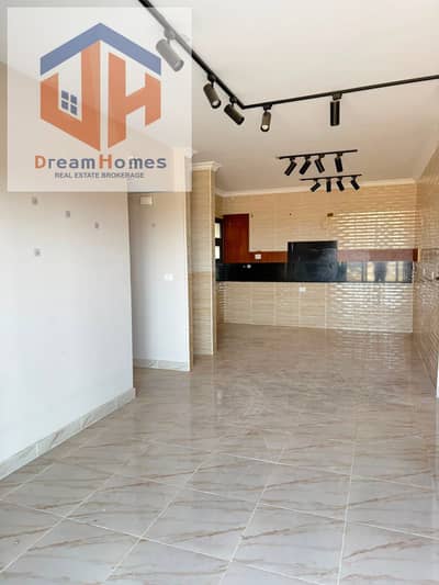 Legal rental apartment with an open view overlooking the services, north-facing, with excellent natural lighting, in B15, Madinaty.
