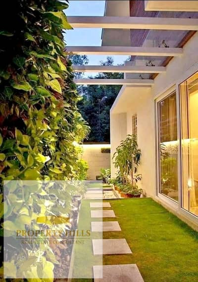 Corner Villa at Half the Market Price in New Cairo, Next to Solana East and Hyde Park, near 90th Street and the American University.