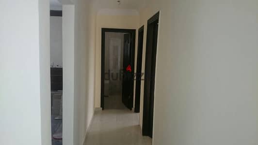  Cash Sale in Madinaty B7 — Prime Location Next to All Services   Excellent location, facing the main traffic/movement area and South Park.  Talaa