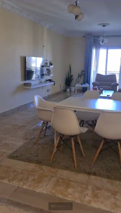 Apartment for sale in Gardens Engineers Compound, area 100 meters, fourth floor on a high staircase, in front of Saudi and minutes from Hyper One and close to all main axes.