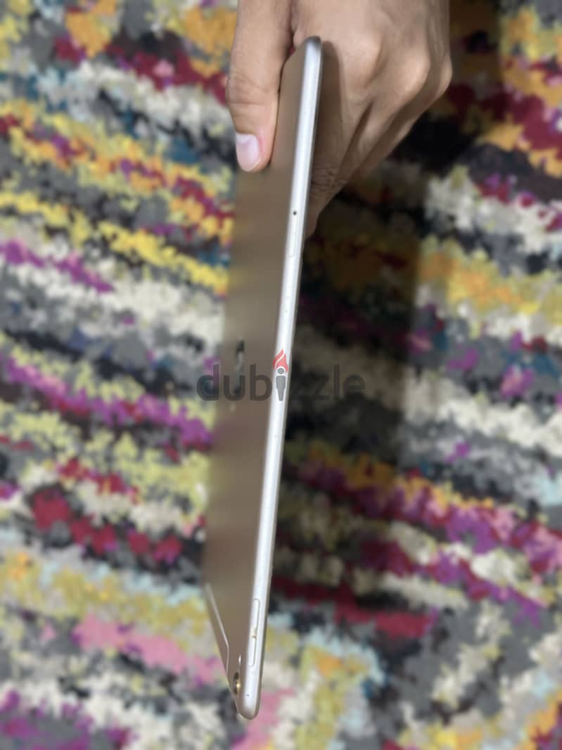 iPad Pro 9.7” 32GB Wi-Fi + Cellular للبيع 6