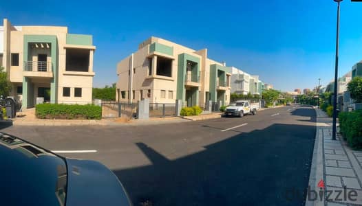 فيلا للبيع في مدينتي نموذج J بدون تشطيب