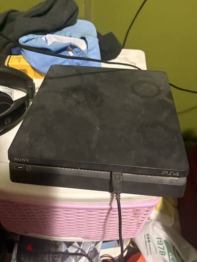 Ps4 للبيع معاه كل حاجته بحالة ممتازة