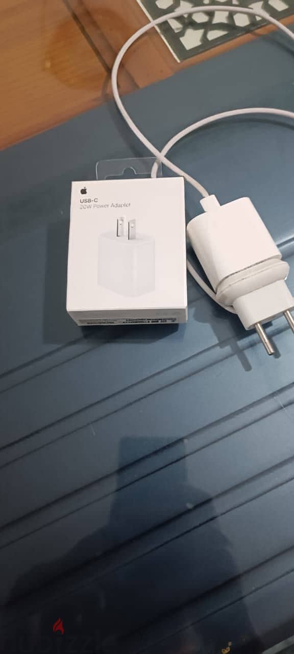 آبل - آيفون 15 برو 12