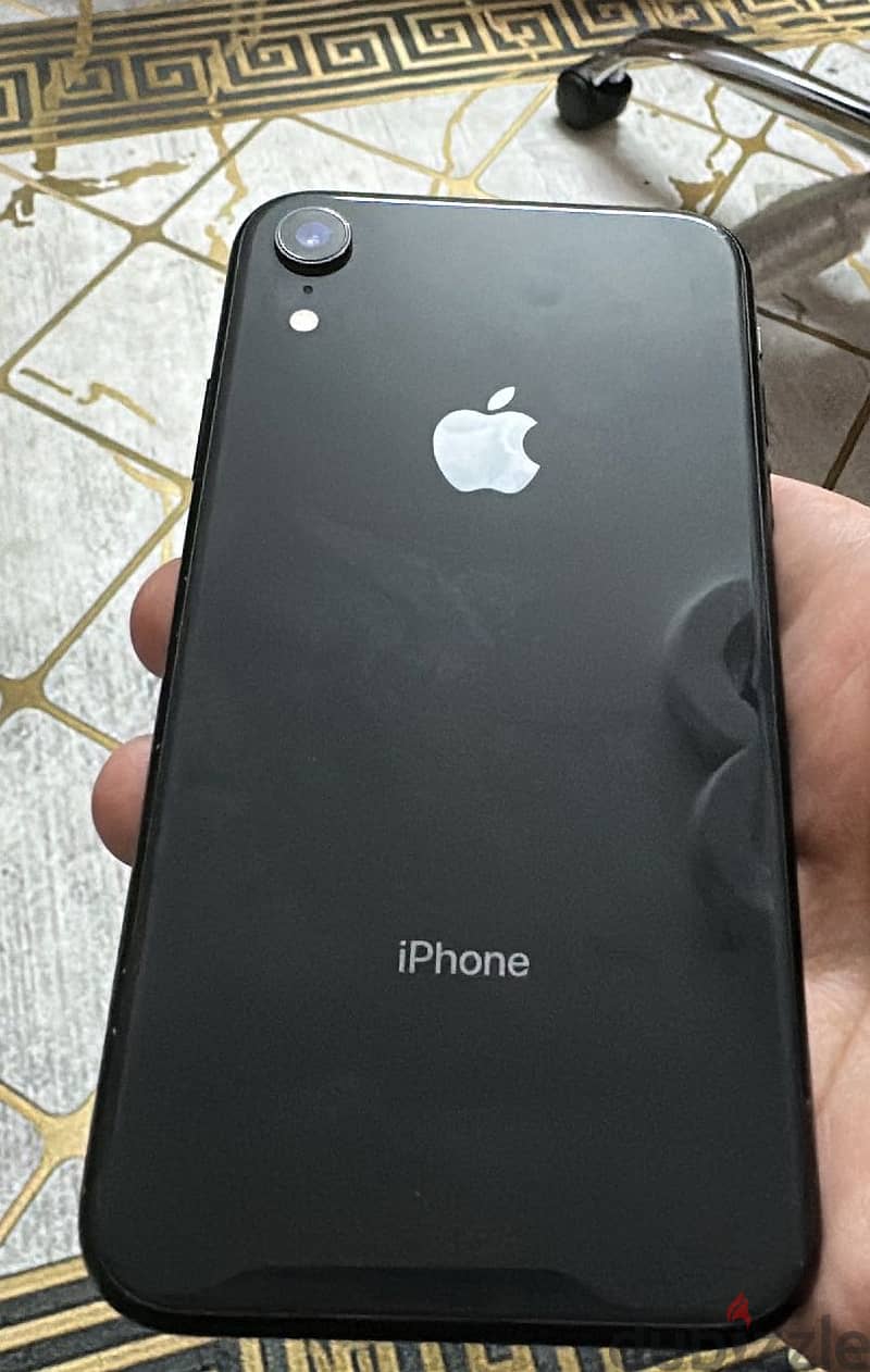 Apple - iPhone XR 1