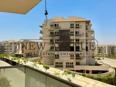 شقة جاهزة للتسليم الفوري ومتميزة بموقع مثالي للبيع في مشروع "ماونتن فيو آي سيتي" (Mountain View iCity) بالقاهرة الجديدة، من تطوير شركة "ماونتن فيو".