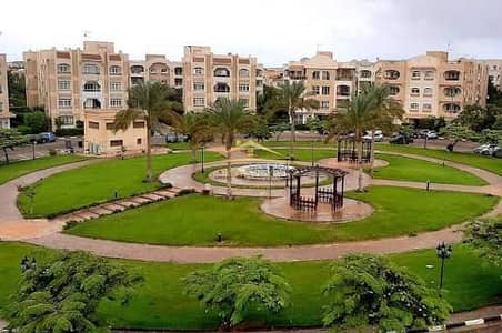 شقة للبيع 140م في بيفرلي هيلز Beverly Hills بالشيخ زايد بجوار كارما 4 و ويست تاون و زايد جاردنز و الكارما ريسدنس بسعر مغري جدا