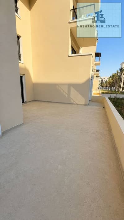 شقه للبيع بكمبوند village west الشيخ زايد  ارضى بجاردن تشطيب سوبر لوكس بالتكييفات مساحة الشقه 177م مساحة الجاردن 60م  مرحله اولى استلام فوري