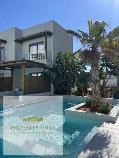 At a low price, an independent villa with a down payment (2,090,000) in the most upscale and highest community, 409 square meters, landscape view, villas only in the compound next to Mivida and Hyde Park Lavista patio